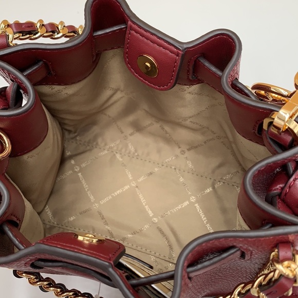 MICHAEL KORS MINA Small Belted
Chain Crossbody bag DARK CHERRY
COLOR - Picture 13 of 16